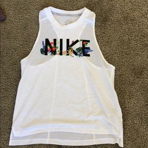 Nike razor back tank w/ floral detail sz S